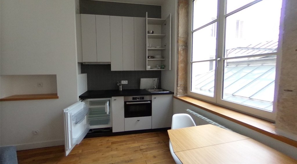 APPARTEMENT T1 A LOUER - LYON 1ER ARRONDISSEMENT - 25.91 m2 - 635€ charges comprises par mois