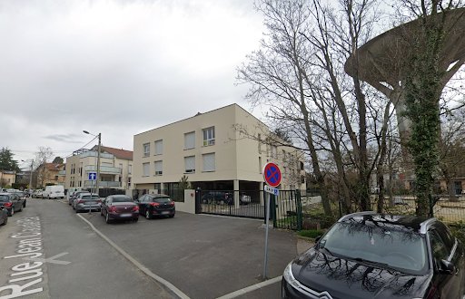 PARKING A LOUER - CHAMPAGNE AU MONT D OR - 12 m2 - 55€ charges comprises par mois