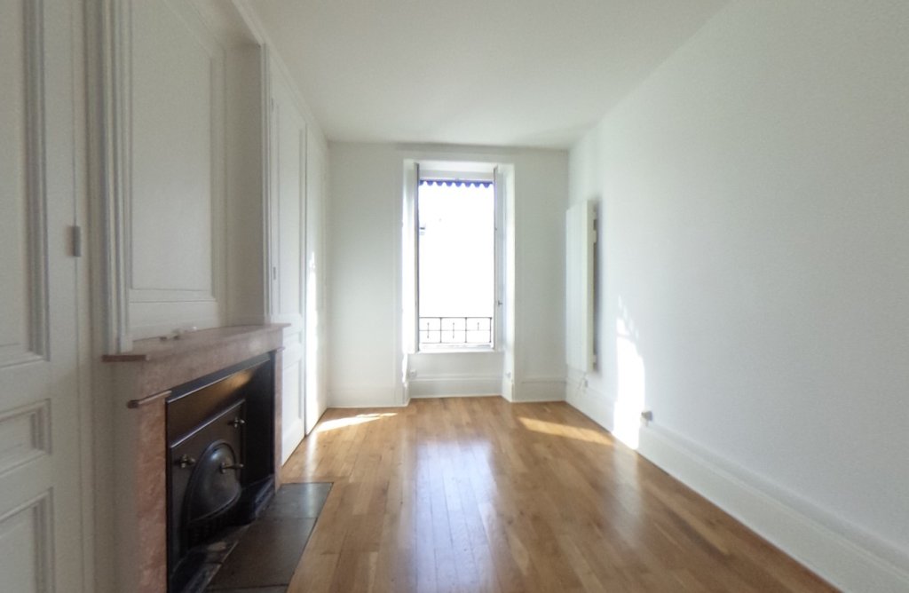 APPARTEMENT T3 A LOUER - LYON 7EME ARRONDISSEMENT - 55.36 m2 - 920€ charges comprises par mois