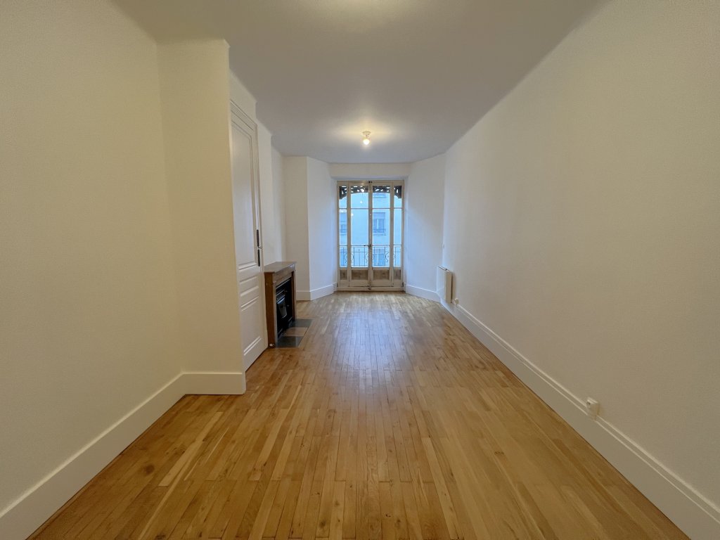APPARTEMENT T1 A LOUER - VILLEURBANNE - 45.67 m2 - 846€ charges comprises par mois
