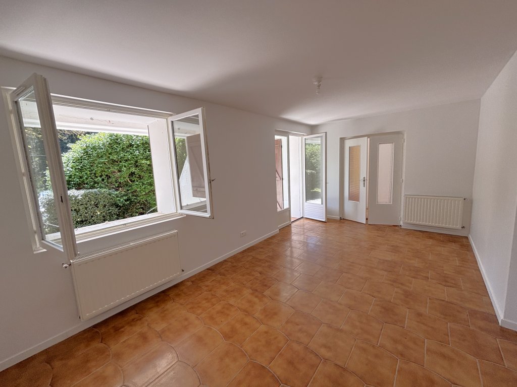 APPARTEMENT T4 A LOUER - BRIGNAIS - 79.19 m2 - 920€ charges comprises par mois