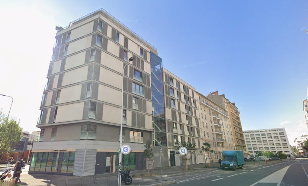 GARAGE A LOUER - LYON 7EME ARRONDISSEMENT - 1 m2 - 118 € charges comprises par mois