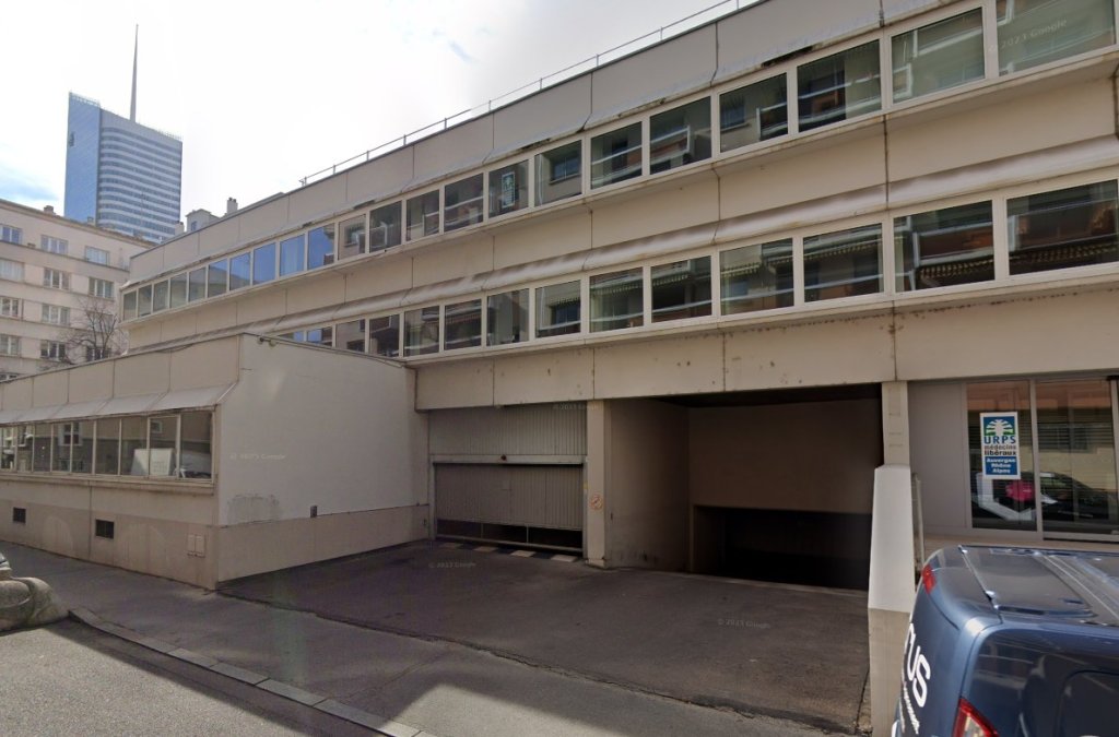 GARAGE A LOUER - LYON 6EME ARRONDISSEMENT - 1 m2 - 94€ charges comprises par mois