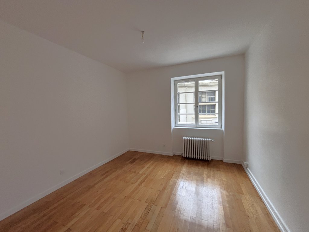 APPARTEMENT T1 A LOUER - LYON 7EME ARRONDISSEMENT - 24.93 m2 - 566�&euro; charges comprises par mois