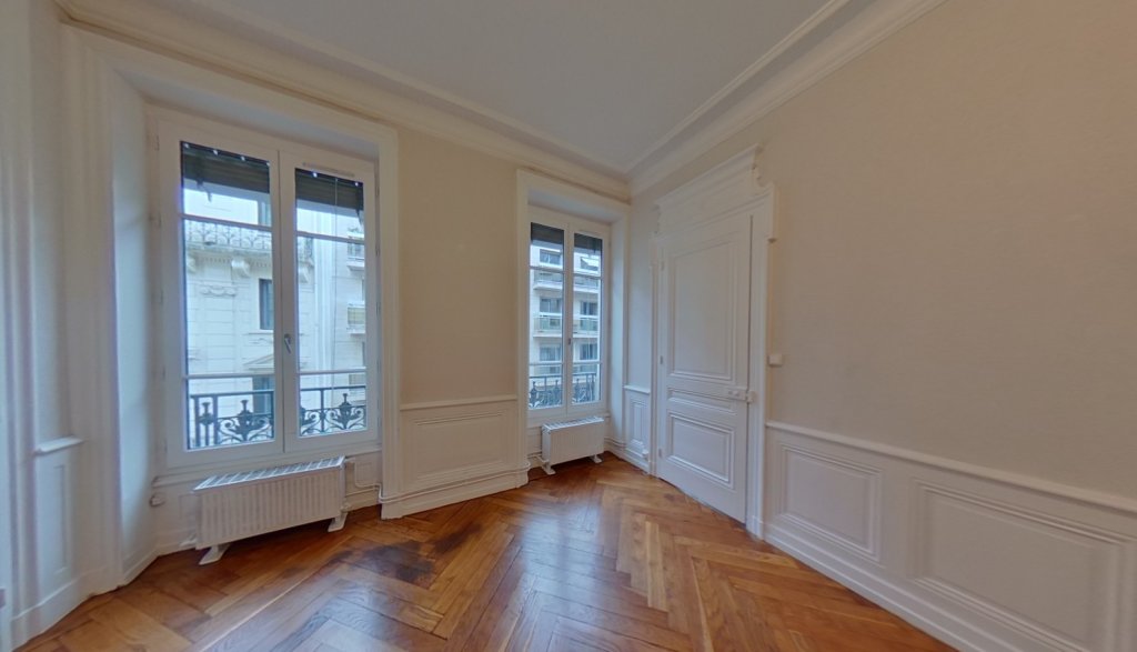 APPARTEMENT T3 A LOUER - LYON 2EME ARRONDISSEMENT - 92.23 m2 - 1�360�&euro; charges comprises par mois