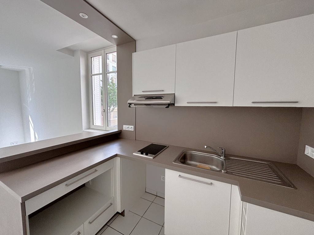 APPARTEMENT T2 A LOUER - LYON 6EME ARRONDISSEMENT - 35.9 m2 - 710�&euro; charges comprises par mois