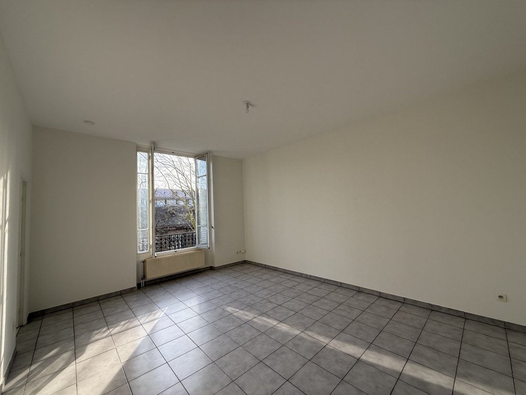 APPARTEMENT T2 A LOUER - LYON 6EME ARRONDISSEMENT - 57.72 m2 - 1�055�&euro; charges comprises par mois