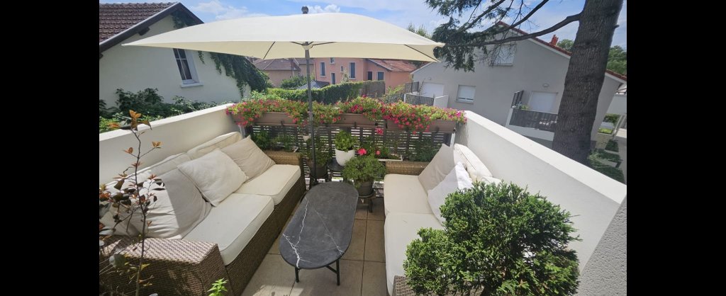 APPARTEMENT T2 A LOUER - NEUVILLE SUR SAONE - 43.38 m2 - 1�085�&euro; charges comprises par mois