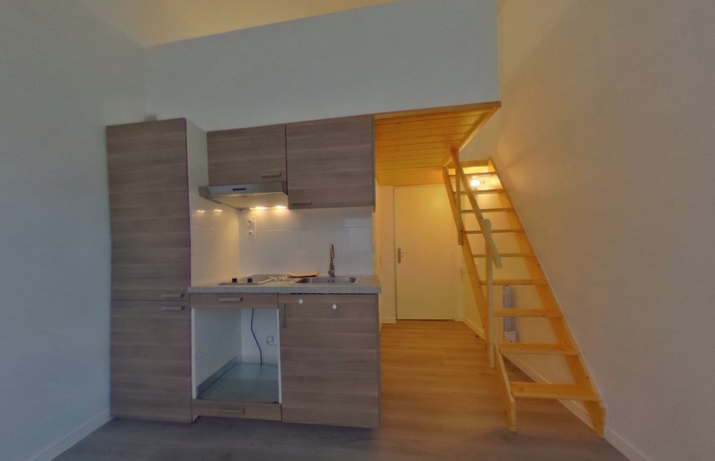 APPARTEMENT T1 A LOUER - VILLEURBANNE - 15.17 m2 - 454 &euro; charges comprises par mois