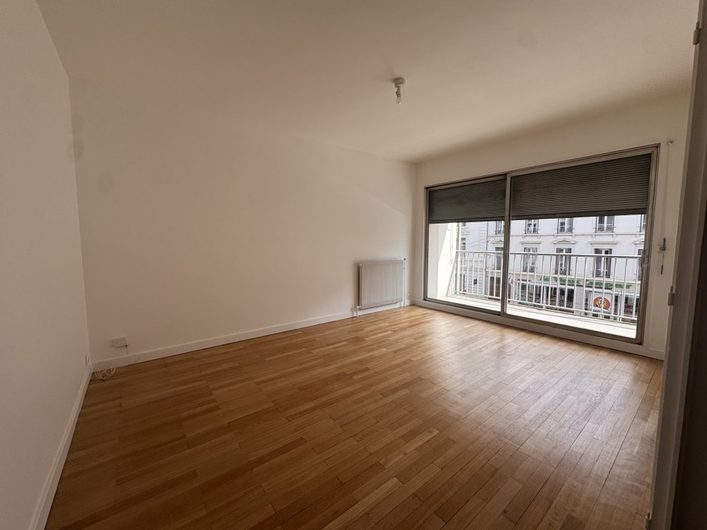 APPARTEMENT T2 A LOUER - LYON 3EME ARRONDISSEMENT - 48.93 m2 - 915 &euro; charges comprises par mois