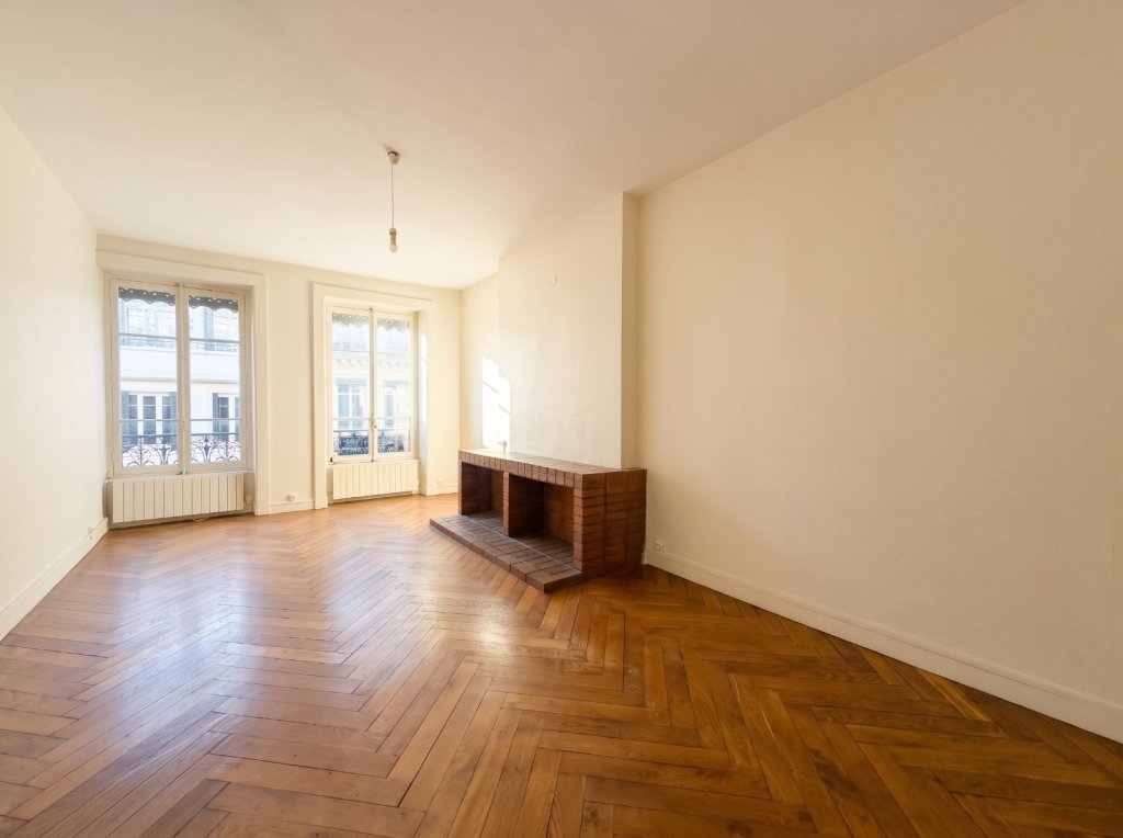 APPARTEMENT T2 A VENDRE - LYON 6EME ARRONDISSEMENT - 67.75 m2 - 309 000 &euro;