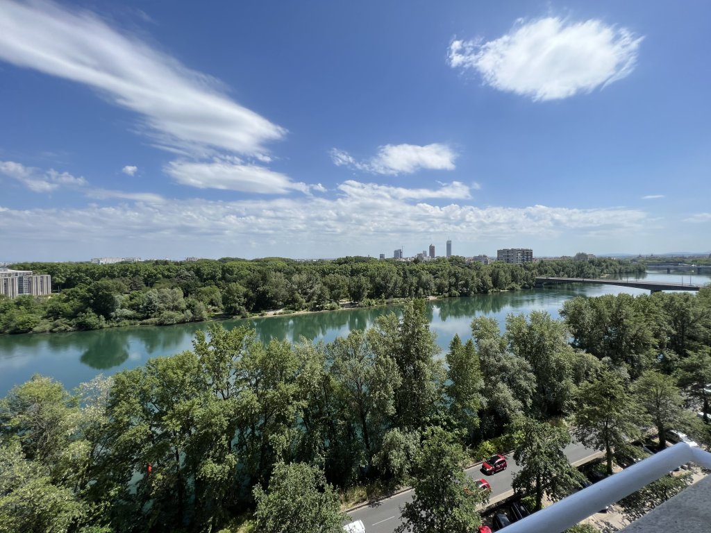 APPARTEMENT T4 A LOUER - CALUIRE ET CUIRE - 108,98 m2 - 1490 € charges comprises par mois