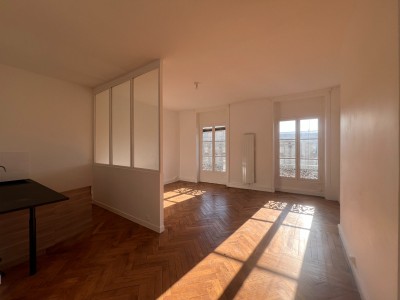 BUREAU - LYON 1ER ARRONDISSEMENT - 41.5 m2 - RÉALISÉ