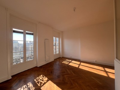 BUREAU - LYON 1ER ARRONDISSEMENT - 41.5 m2 - RÉALISÉ
