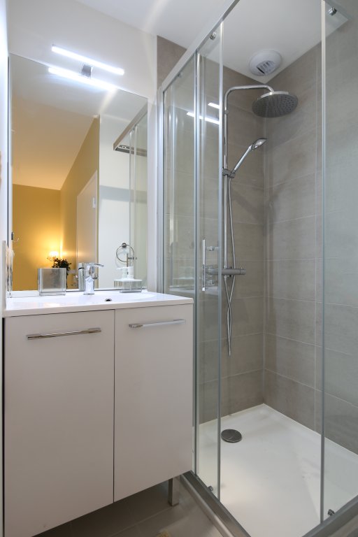 CHAMBRE A LOUER - LYON 2EME ARRONDISSEMENT - 12.33 m2 - 725 &euro; charges comprises par mois