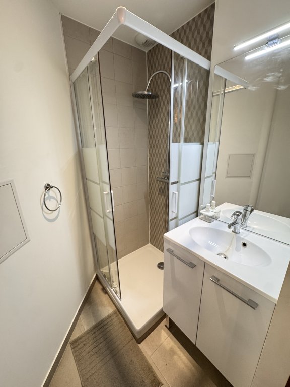 CHAMBRE A LOUER - LYON 3EME ARRONDISSEMENT - 10.23 m2 - 620 &euro; charges comprises par mois