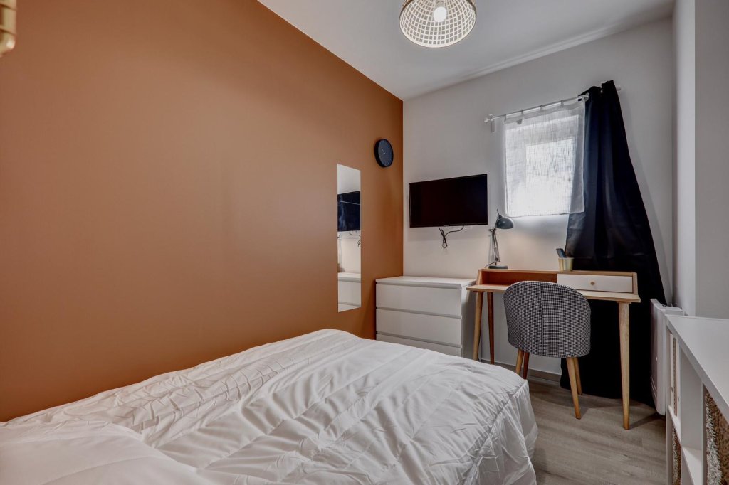 CHAMBRE A LOUER - LYON 4EME ARRONDISSEMENT - 9.96 m2 - 600�&euro; charges comprises par mois