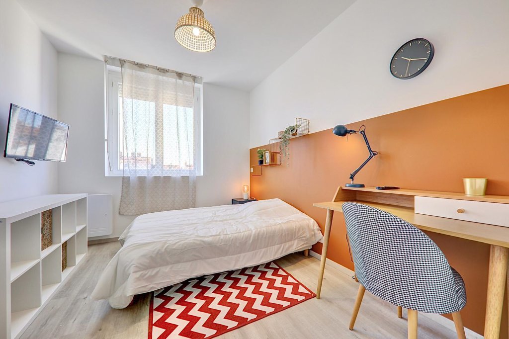 CHAMBRE A LOUER - LYON 4EME ARRONDISSEMENT - 9.96 m2 - 600�&euro; charges comprises par mois