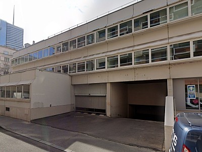 GARAGE A LOUER - LYON 6EME ARRONDISSEMENT - 1 m2 - 94 € charges comprises par mois