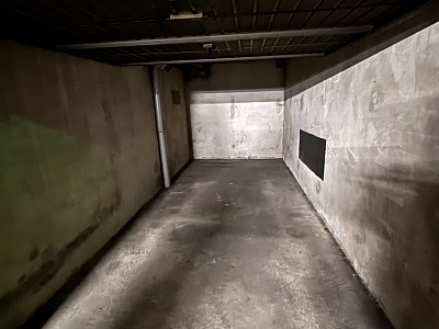 GARAGE A LOUER - LYON 6EME ARRONDISSEMENT - 1 m2 - 94 € charges comprises par mois