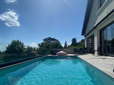 MAISON A LOUER - RILLIEUX LA PAPE - 218.86 m2 - 4662€ charges comprises par mois