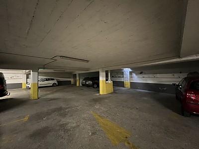 PARKING A LOUER - LYON 7EME ARRONDISSEMENT - 12 m2 - 75€ charges comprises par mois