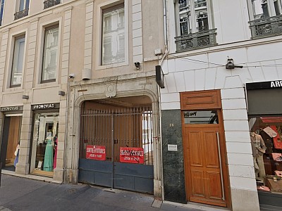 PARKING EXTERIEUR A LOUER - LYON 2EME ARRONDISSEMENT - 125€ charges comprises par mois