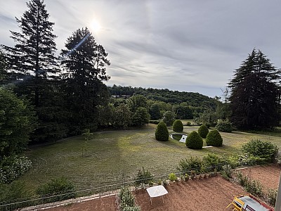 STUDIO A LOUER - CHARBONNIERES LES BAINS - 18.67 m2 - 690 &euro; charges comprises par mois