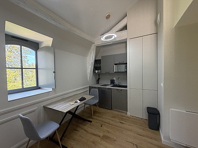 STUDIO A LOUER - CHARBONNIERES LES BAINS - 1 m2 - 650 € charges comprises par mois
