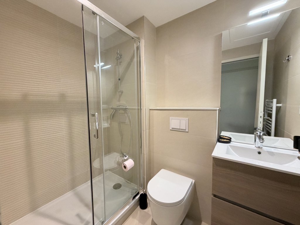STUDIO A LOUER - CHARBONNIERES LES BAINS - 1 m2 - 650 &euro; charges comprises par mois