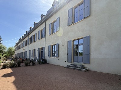 STUDIO A LOUER - CHARBONNIERES LES BAINS - 1 m2 - 650 € charges comprises par mois