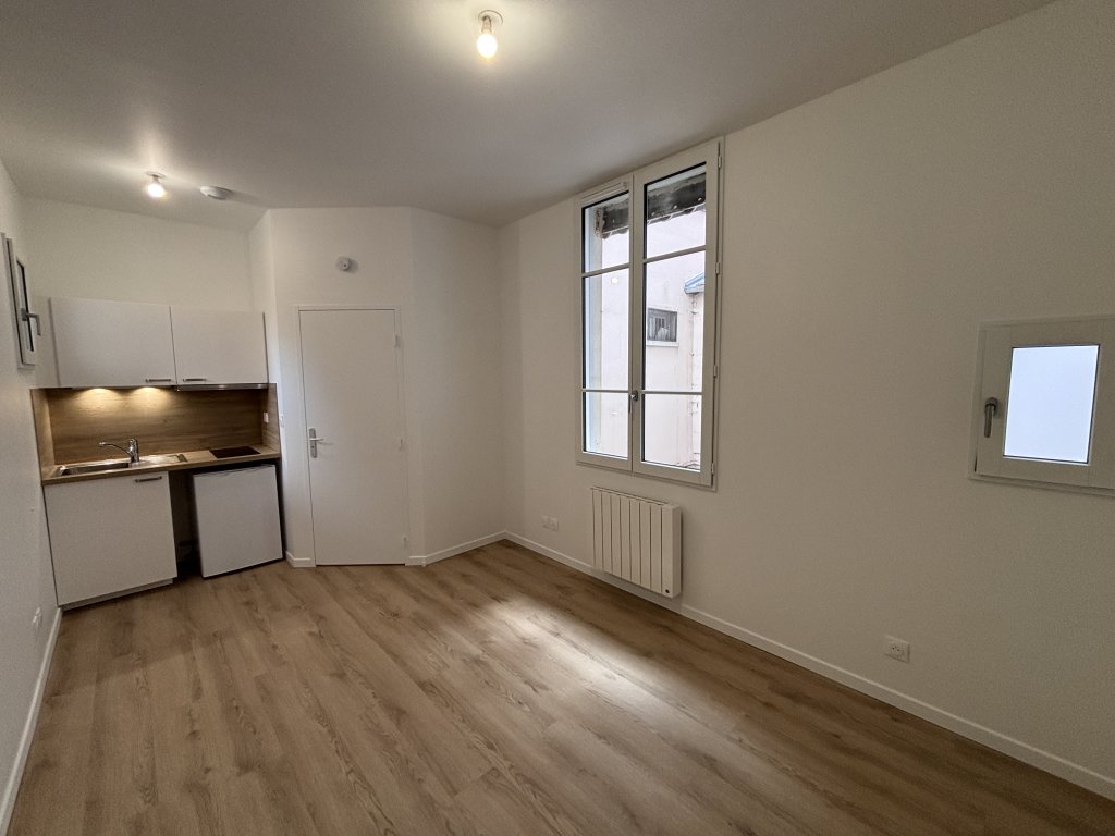 STUDIO A LOUER - LYON 3EME ARRONDISSEMENT - 15.49 m2 - 450�&euro; charges comprises par mois