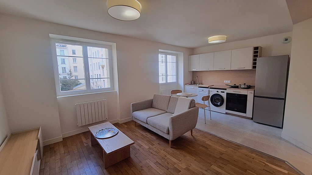 STUDIO A LOUER - LYON 7EME ARRONDISSEMENT - 30.41 m2 - 750�&euro; charges comprises par mois