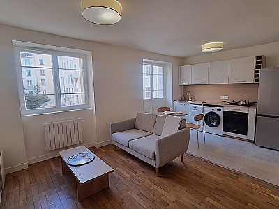 STUDIO A LOUER - LYON 7EME ARRONDISSEMENT - 30.41 m2 - 750 € charges comprises par mois