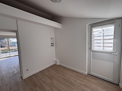 APPARTEMENT T1 A LOUER - CHASSIEU - 29.6 m2 - 630€ charges comprises par mois