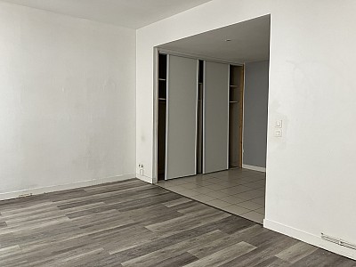 APPARTEMENT T1 A LOUER - LYON 1ER ARRONDISSEMENT - 32.56 m2 - 661 &euro; charges comprises par mois
