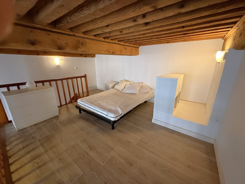 APPARTEMENT T1 A LOUER - LYON 4EME ARRONDISSEMENT - 43.09 m2 - 800 &euro; charges comprises par mois