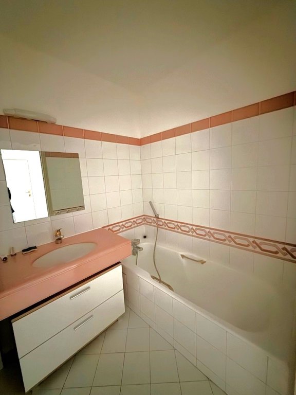 APPARTEMENT T1 A LOUER - LYON 6EME ARRONDISSEMENT - 32.09 m2 - 730�&euro; charges comprises par mois