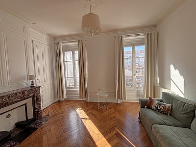 APPARTEMENT T1 A LOUER - LYON 7EME ARRONDISSEMENT - 45 m2 - 839 &euro; charges comprises par mois