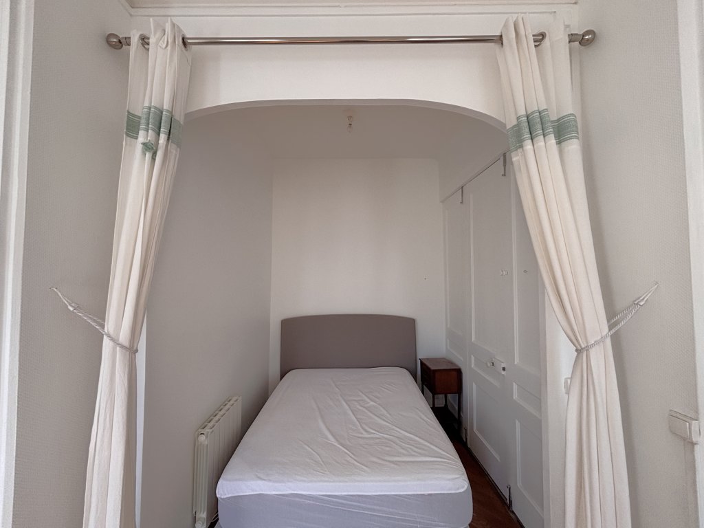 APPARTEMENT T1 A LOUER - LYON 7EME ARRONDISSEMENT - 45 m2 - 839 &euro; charges comprises par mois