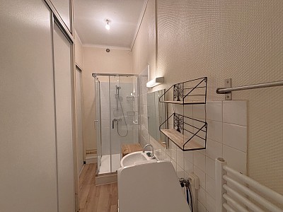 APPARTEMENT T1 A LOUER - LYON 7EME ARRONDISSEMENT - 45 m2 - 839 &euro; charges comprises par mois