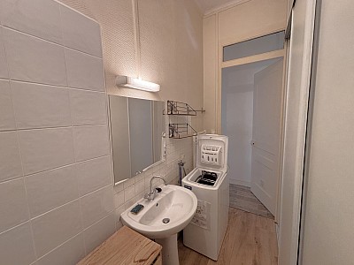 APPARTEMENT T1 A LOUER - LYON 7EME ARRONDISSEMENT - 45 m2 - 839 &euro; charges comprises par mois