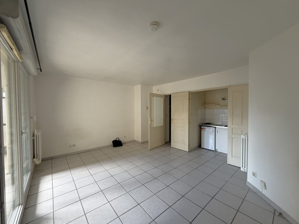 APPARTEMENT T1 A LOUER - LYON 7EME ARRONDISSEMENT - 25.91 m2 - 605 &euro; charges comprises par mois