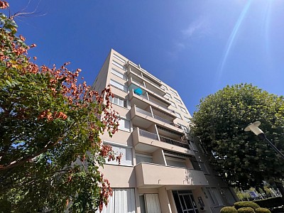 APPARTEMENT T1 A LOUER - LYON 8EME ARRONDISSEMENT - 35 m2 - 700€ charges comprises par mois