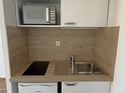 APPARTEMENT T1 A LOUER - LYON 8EME ARRONDISSEMENT - 25.37 m2 - 595 &euro; charges comprises par mois