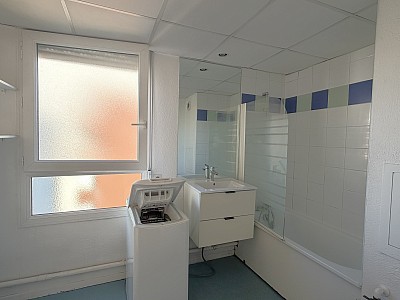 APPARTEMENT T1 A LOUER - LYON 8EME ARRONDISSEMENT - 25.37 m2 - 595 &euro; charges comprises par mois