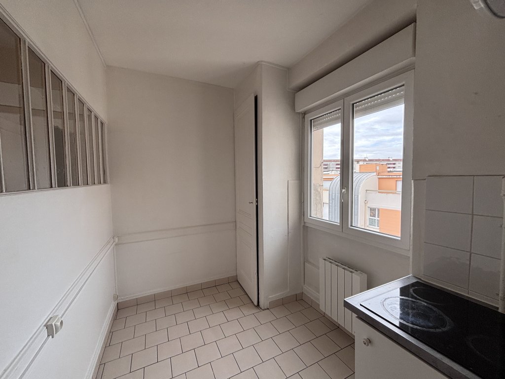 APPARTEMENT T1 A LOUER - VILLEURBANNE Tolstoi-Nord - 31.95 m2 - 526�&euro; charges comprises par mois