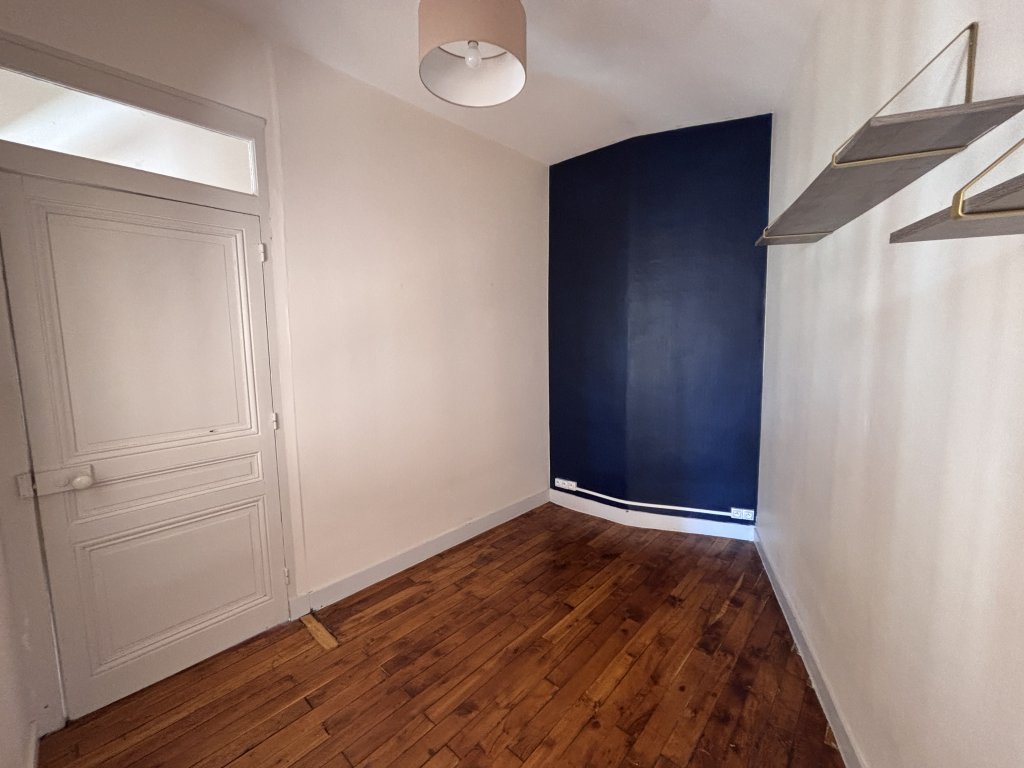 APPARTEMENT T1 A LOUER - VILLEURBANNE - 48.79 m2 - 825 &euro; charges comprises par mois