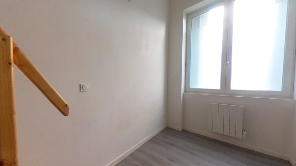 APPARTEMENT T1 A LOUER - VILLEURBANNE - 16.84 m2 - 458 &euro; charges comprises par mois