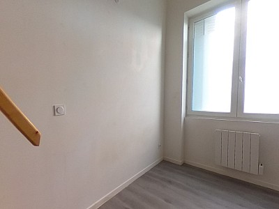 APPARTEMENT T1 A LOUER - VILLEURBANNE - 16.84 m2 - 458 € charges comprises par mois